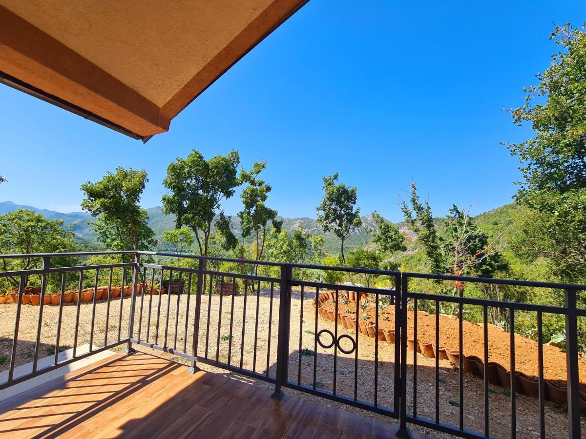 S&M Apartments Rijeka Crnojevica Ngoại thất bức ảnh