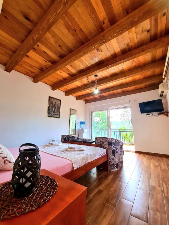S&M Apartments Rijeka Crnojevica Ngoại thất bức ảnh